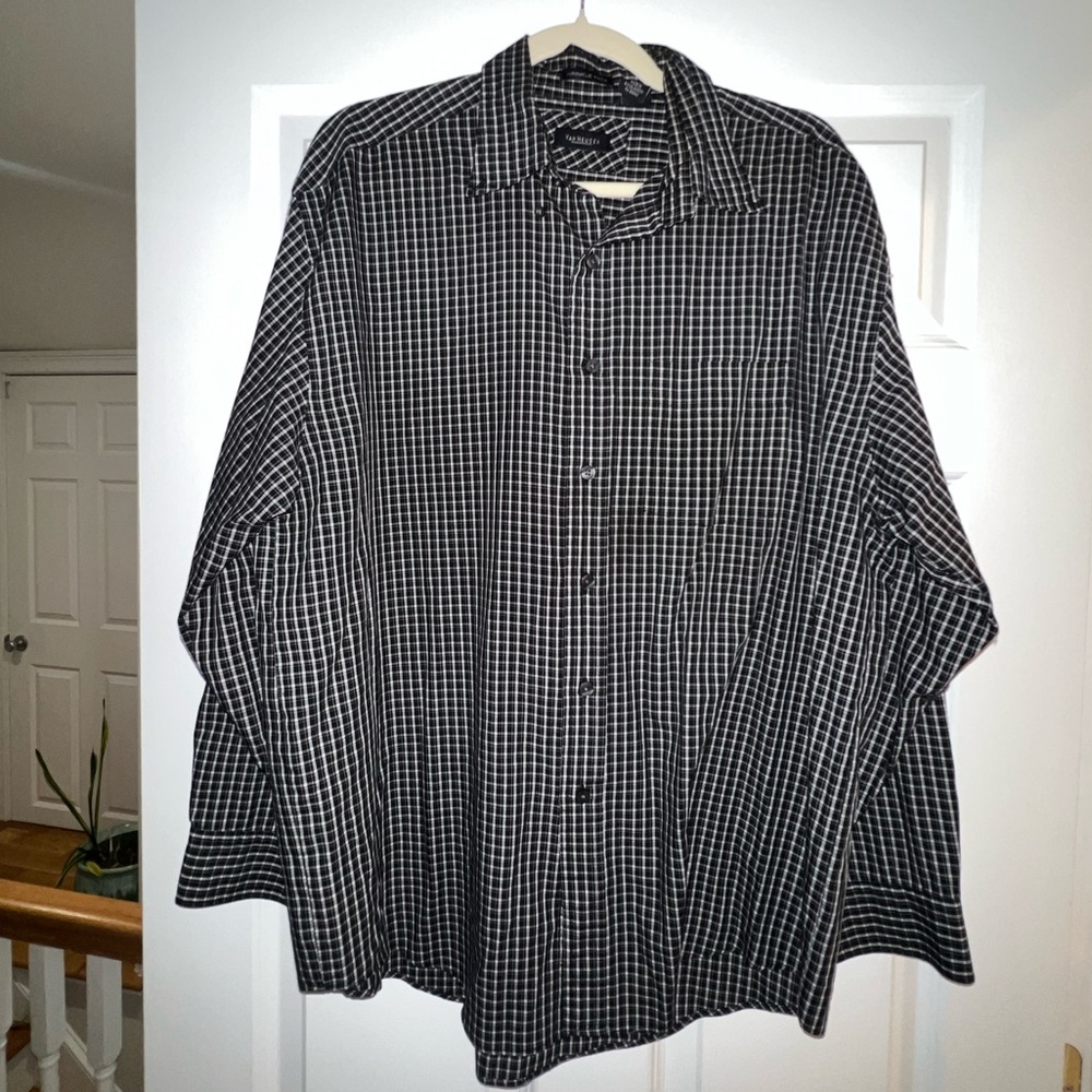 Men’s Van Heusen Black Check Dress Shirt Long Sleeved Button Down Size L